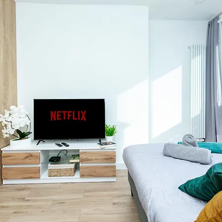 Grzybowska 30 Yellow - Better * Varsavia